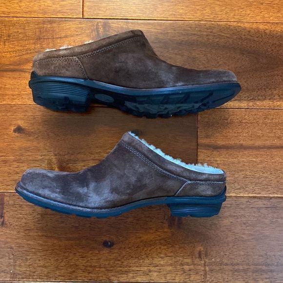 UGG slide - Picture 6 of 7